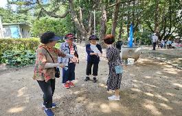 [국제신문] 동구 수정1동, 관내 수정배수지 및 무더위쉼터 얼음생수 배부