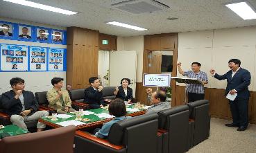 260723 동구의회, 의정회와 간담회 개최의 이미지