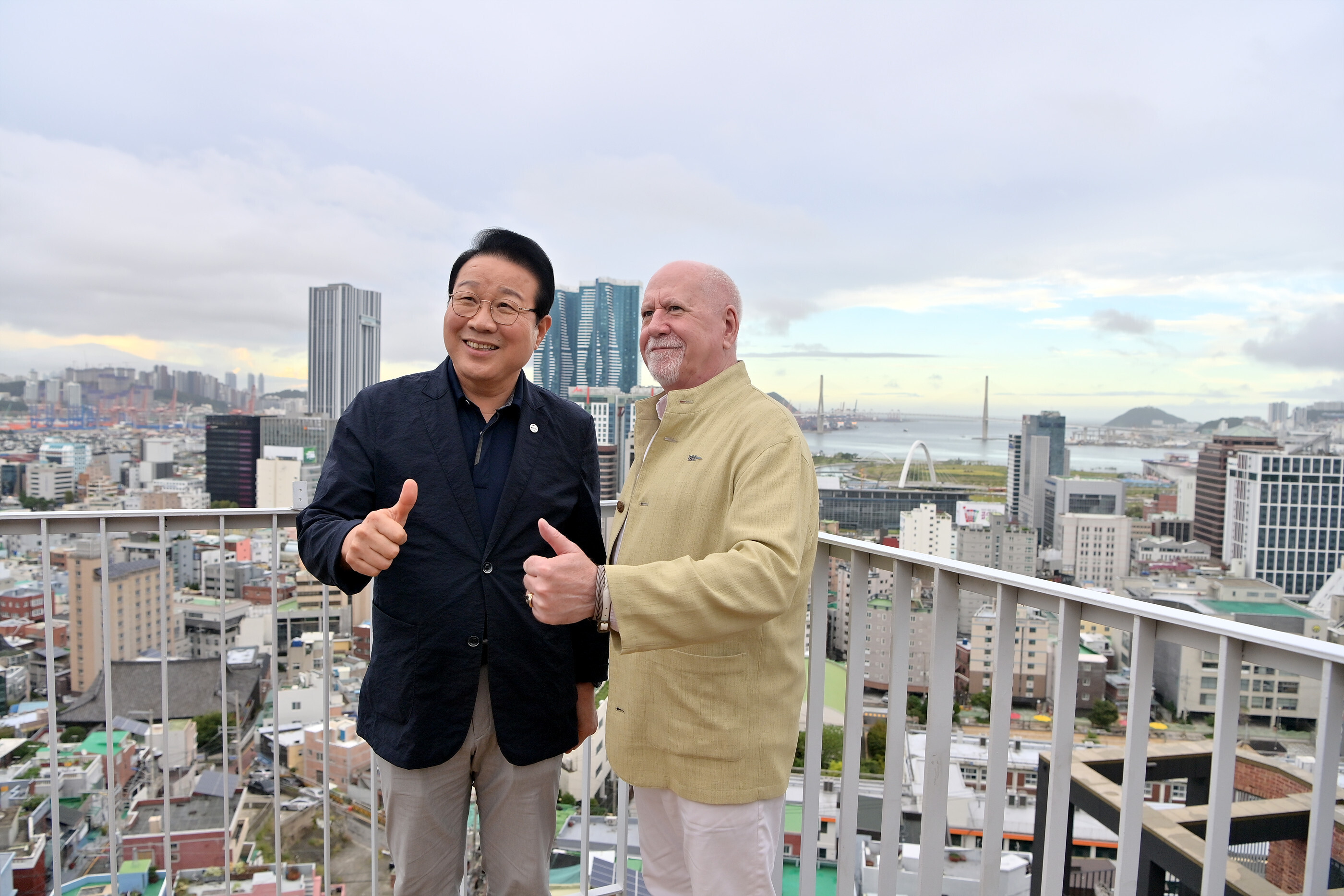 25.9.1 - 세계디자인기구(WDO) 토마스 가비 회장 이바구길 명란브랜드 연구소 방문 사진