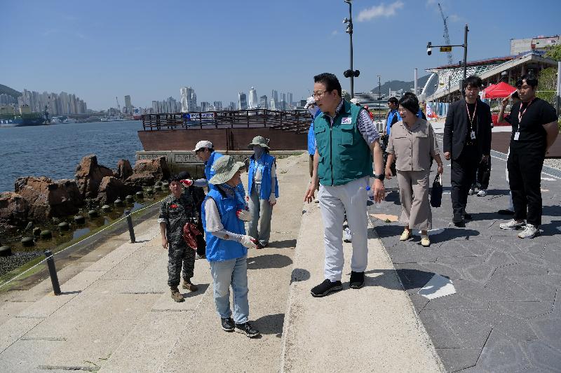 현장에서 함께하는 동구청장의 파일 이미지